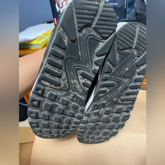 Air Max 90 size 8.5 - Picture 2 of 5